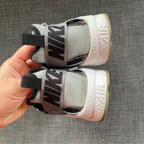 NIKE
W AIR HUARACHE RUN ULTRA PRINT - Picture 7 of 10